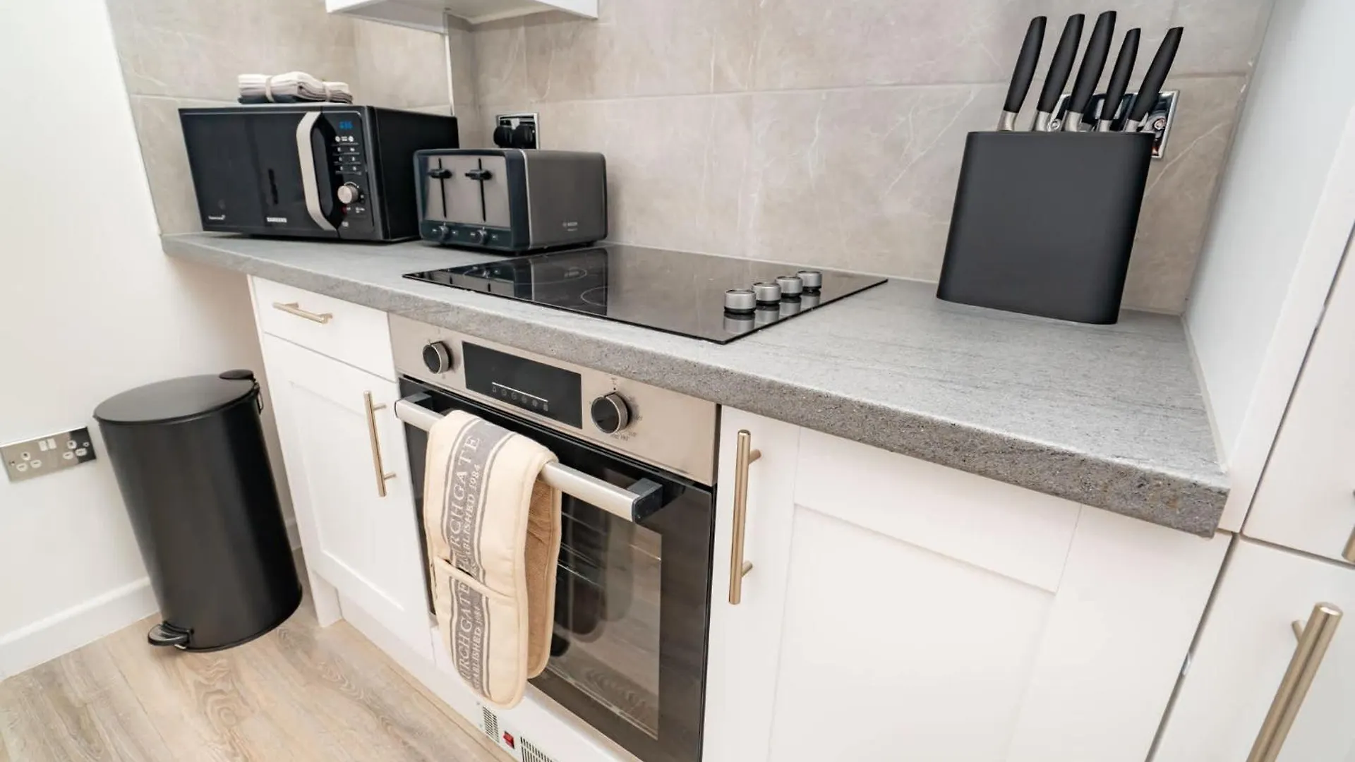 Fabulous 1 Bedroom Apartment In Cheltenham Centre