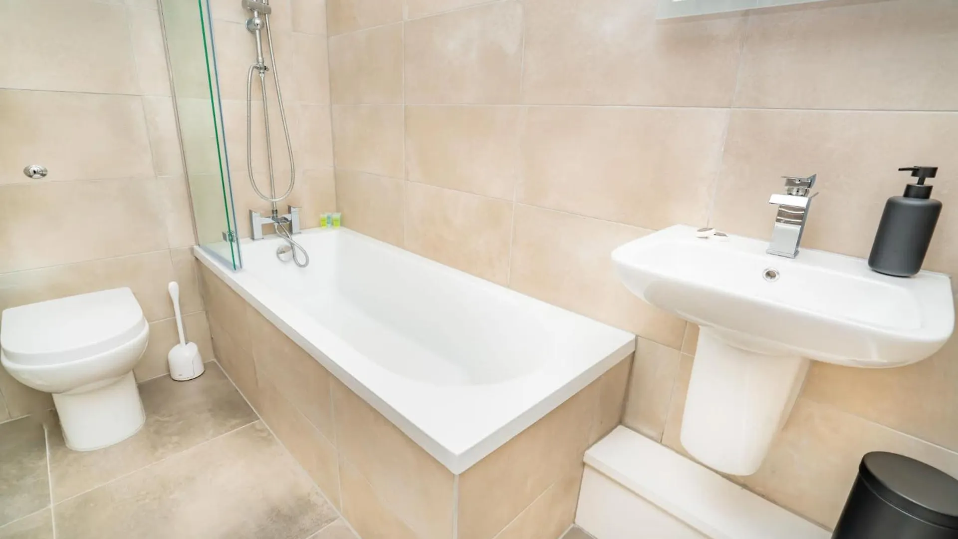 Fabulous 1 Bedroom Apartment In Cheltenham Centre